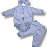 طقم متعدد الألوان